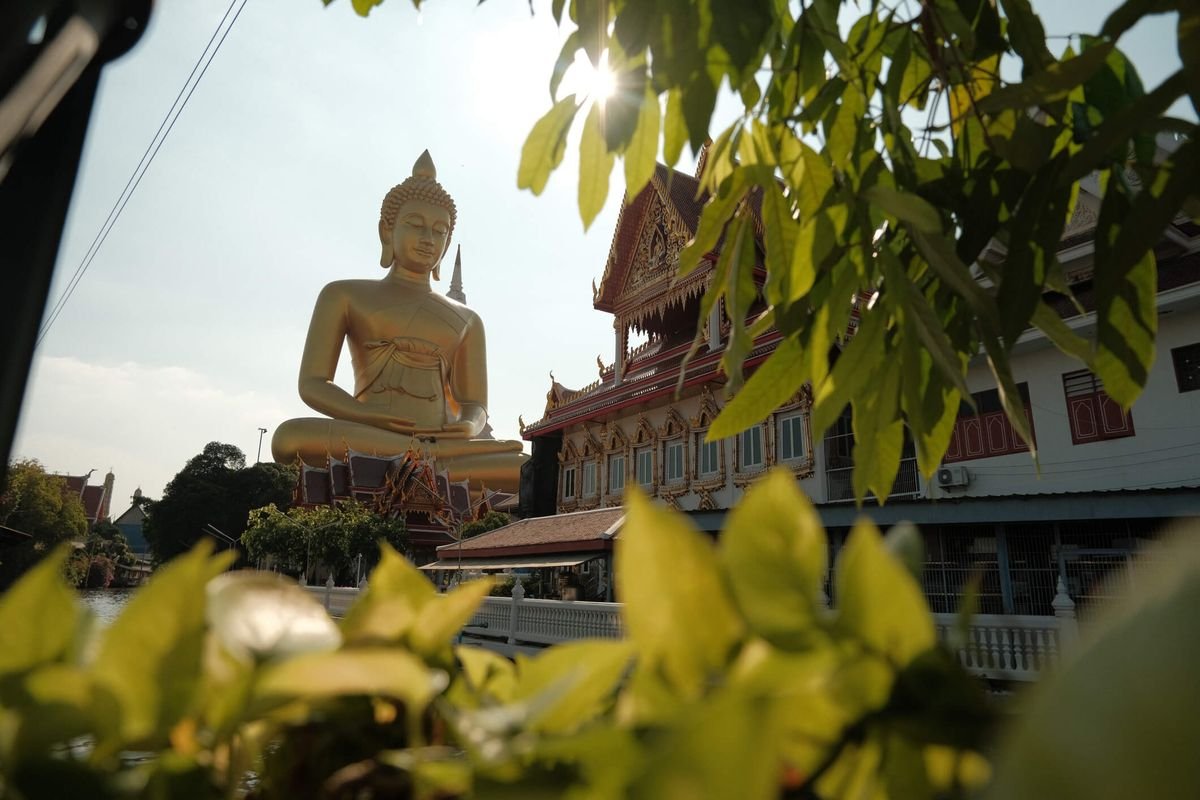 Buddha v oblacích