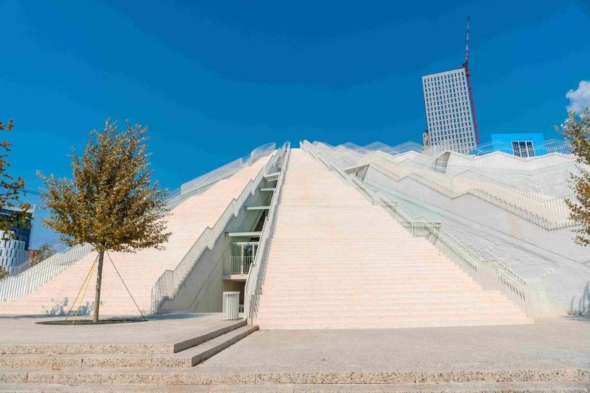 Pyramida