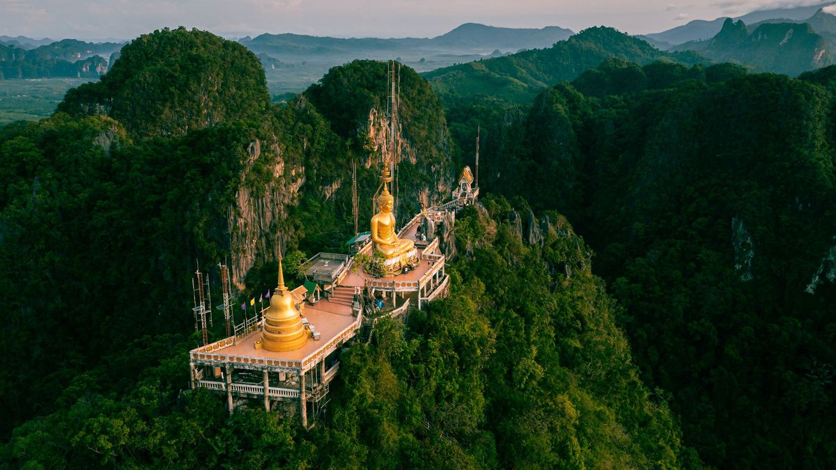 Wat Tham Suea