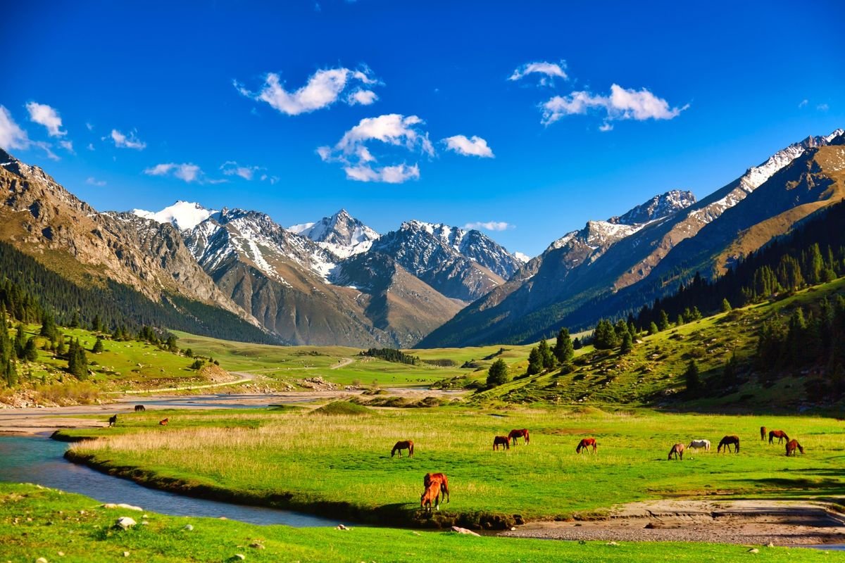 Kyrgyzstán – země nomádů a horských jezer