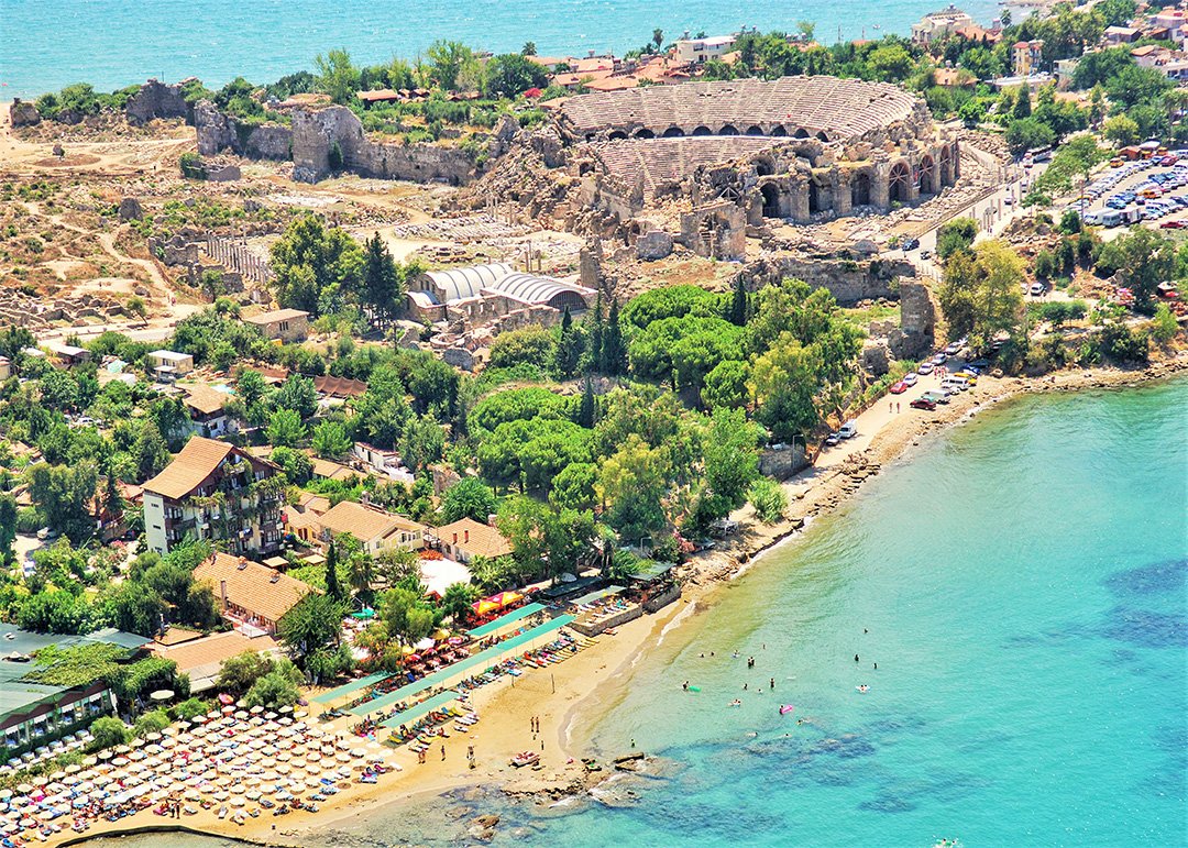 Leda Beach Hotel