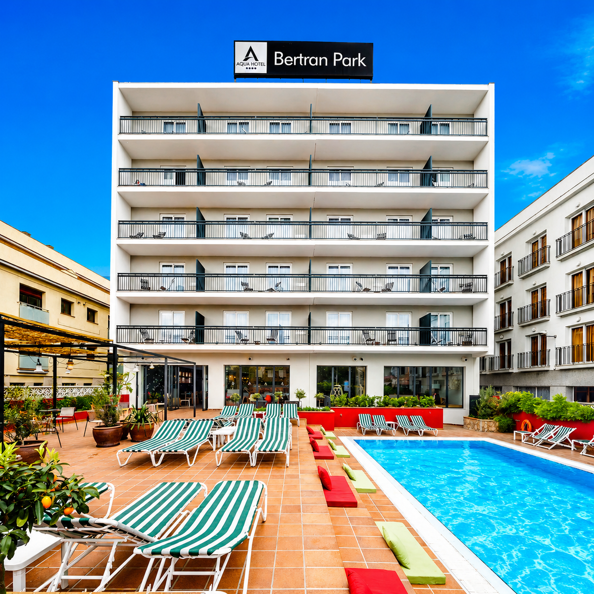 Aqua Hotel Bertran Park