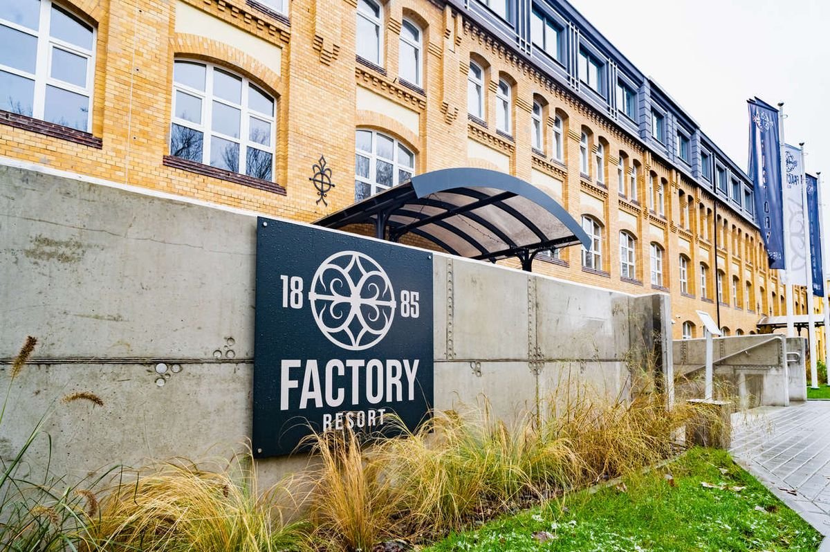 Factory resort