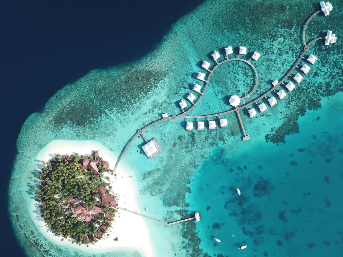 Diamonds Thudufushi Beach & Water Villas