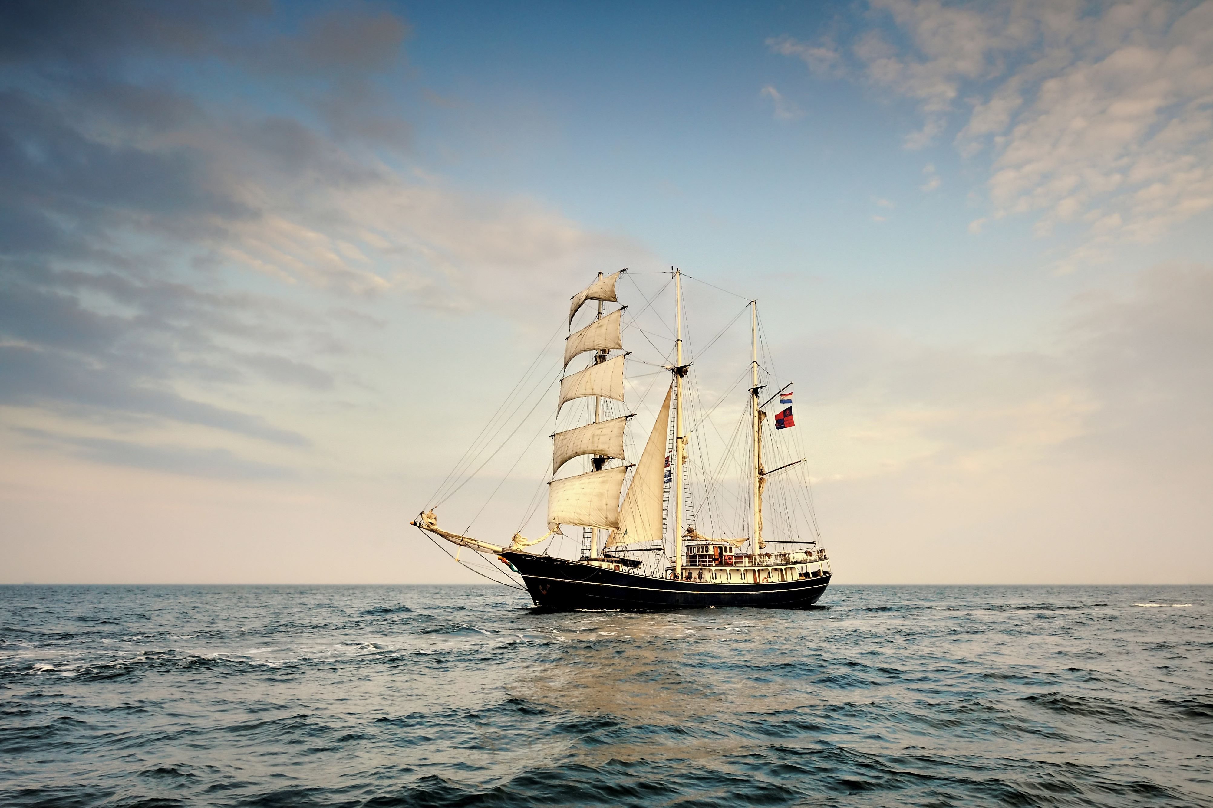 Pirátske lode a modré plavby