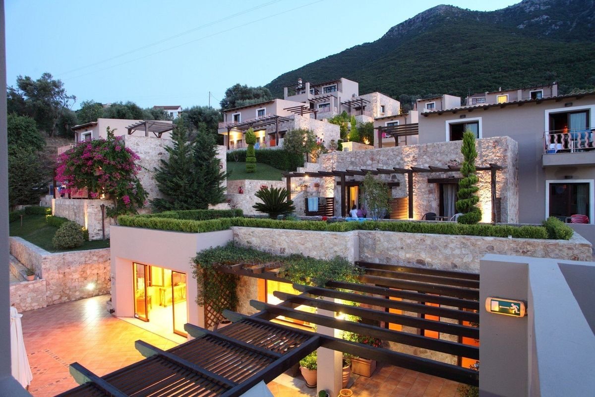 Tesoro Hotel Nikiana