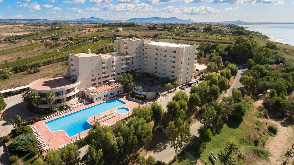 Hotel Paradise Beach Resort