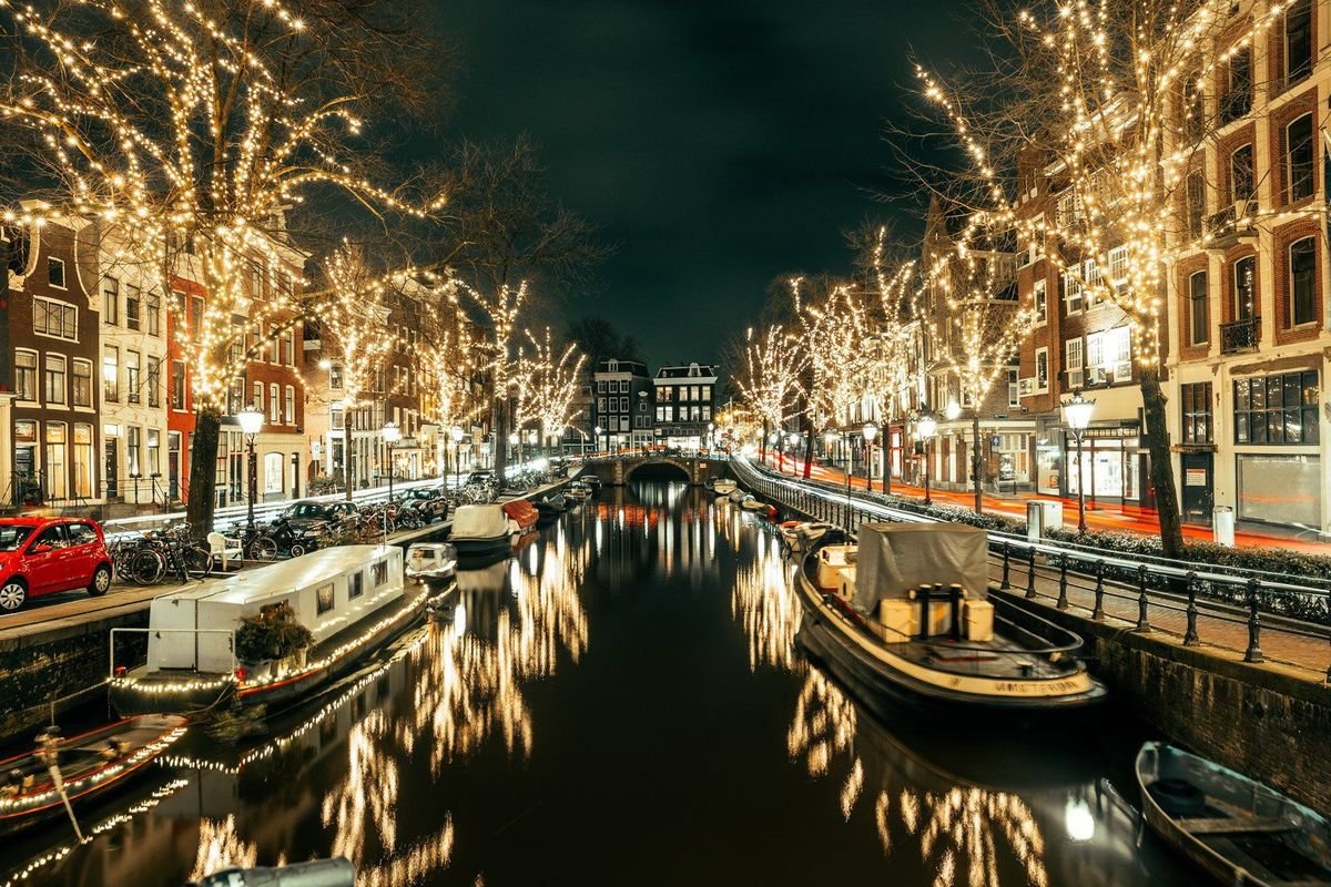 Advent v Amsterdame