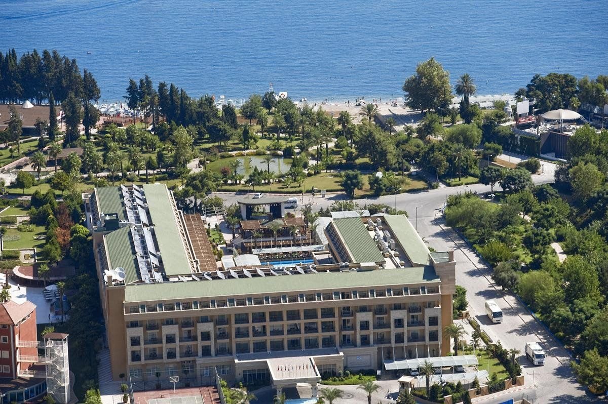 Crystal De Luxe Resort And Spa