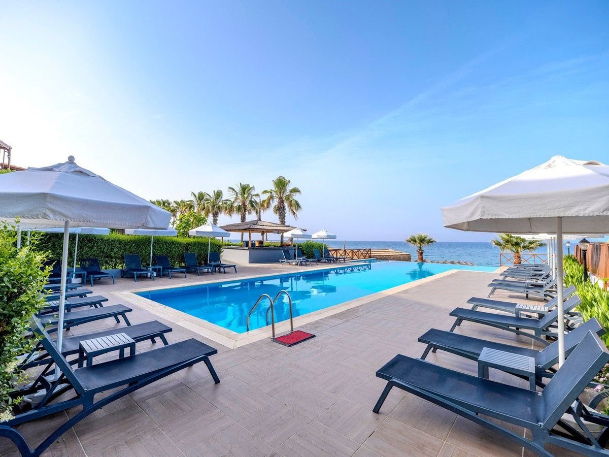 Hotel Adora Calma Beach