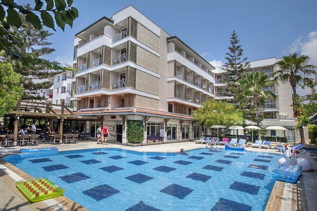 Hotel Trendy Side Beach