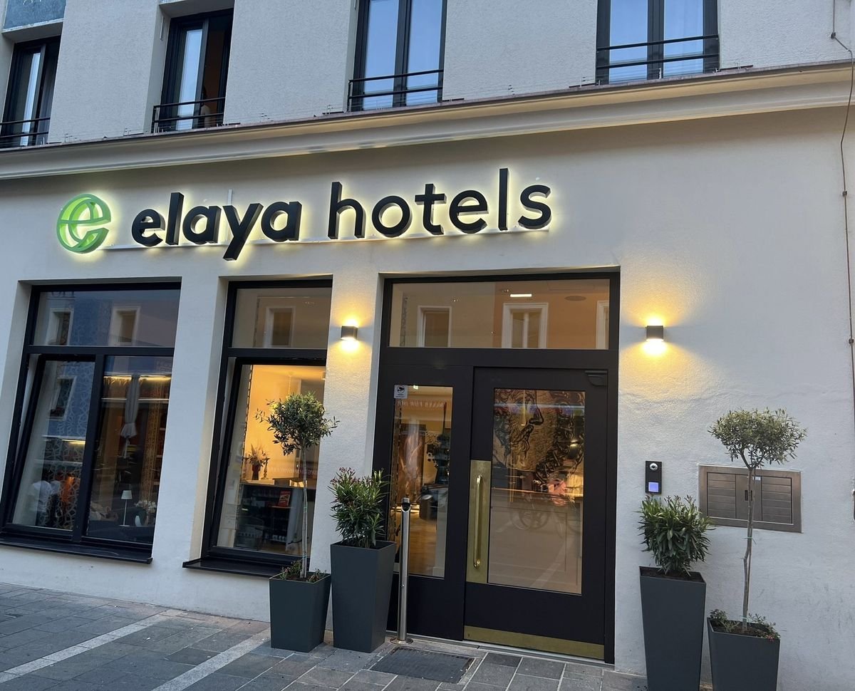 elaya hotel regensburg centrum mesta