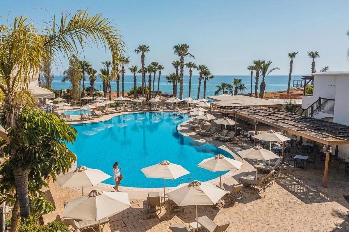 Hotel Louis Althea Beach