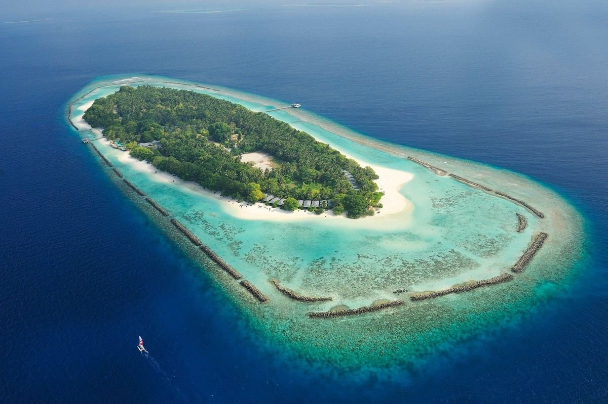 Royal Island Resort & Spa Maldives