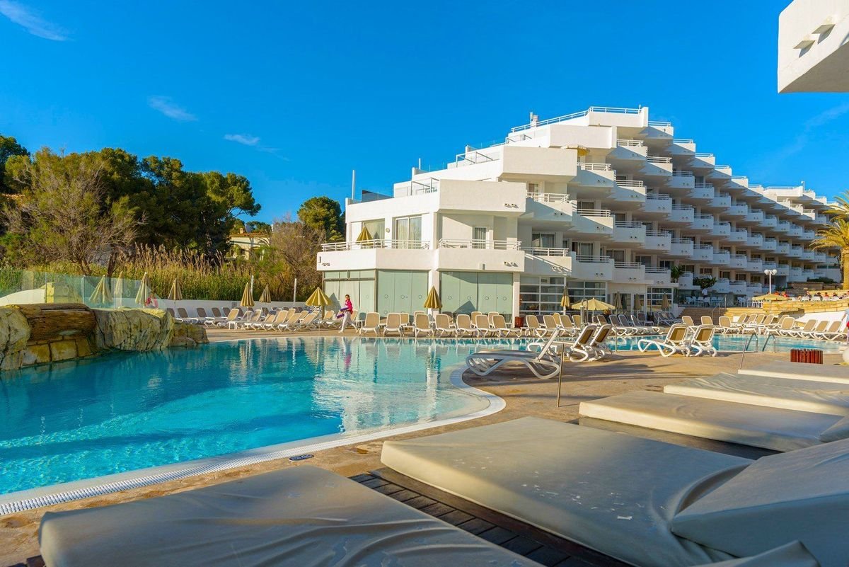 Fergus Style Cala Blanca Suites