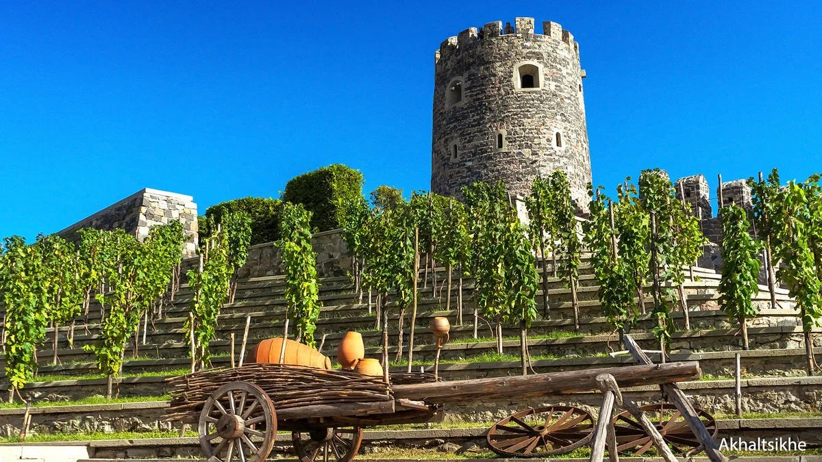 Za vínom a krásami Gruzínska