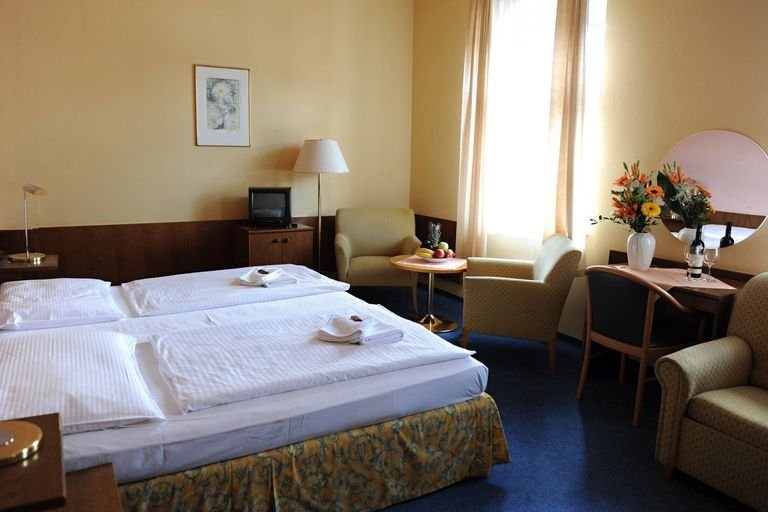 Dvoulůžkový pokoj hotel Skála