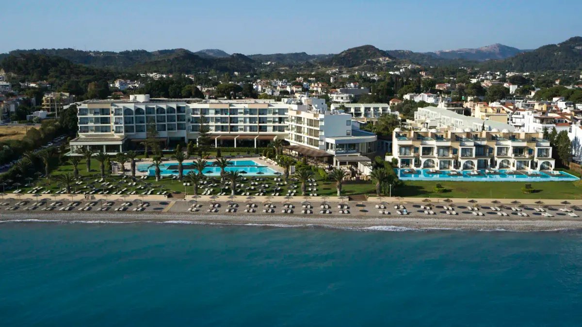 Hotel The Ixian Grand