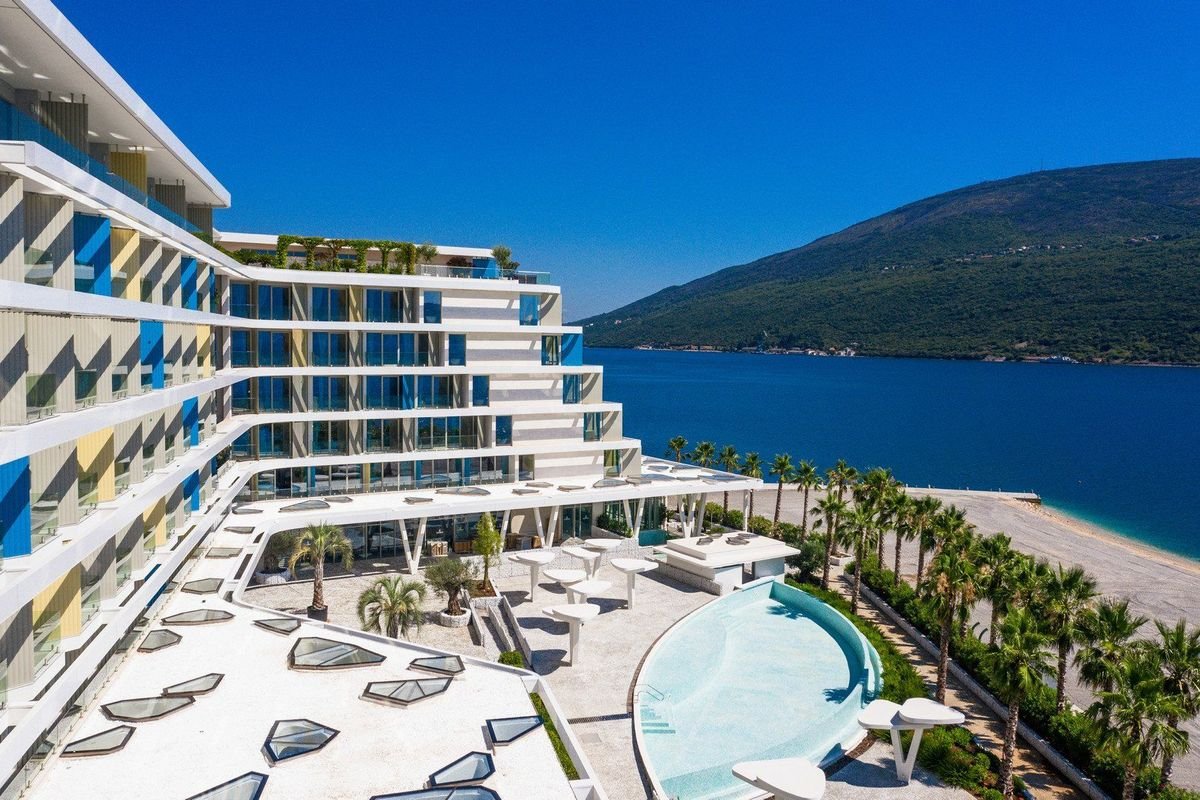 Carine Kumbor Beach Hotel