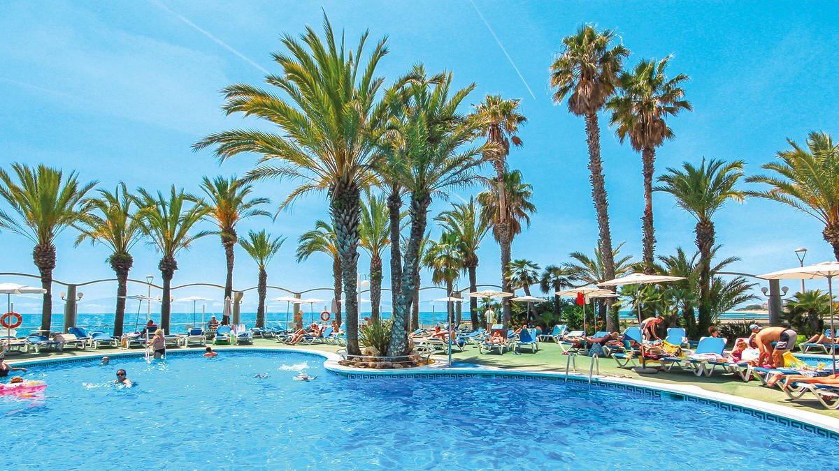 Caprici Beach Hotel & Spa