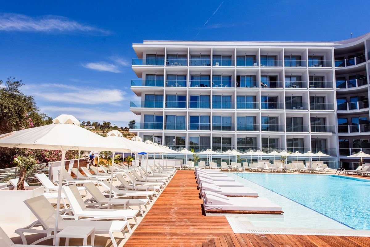 Eleana Hotel