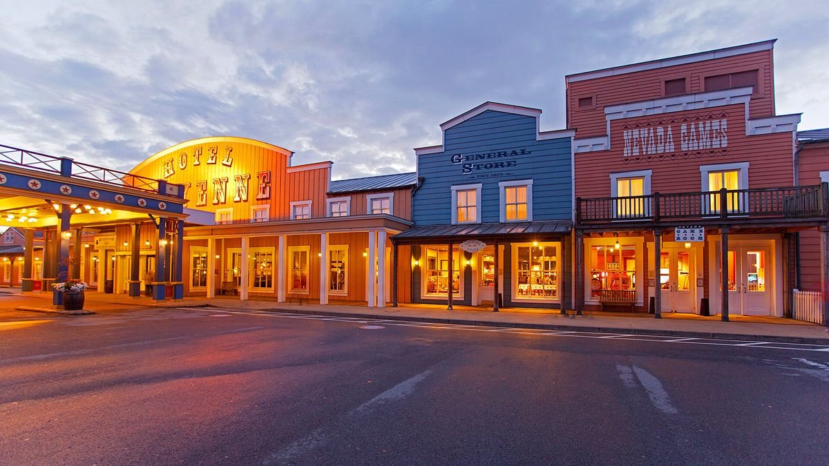 Disney Hotel Cheyenne + piletid Disneyland Pariisi