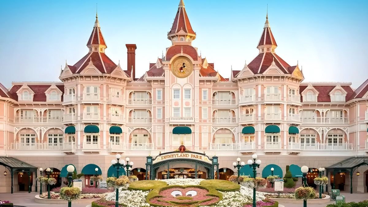 Disneyland Hotel + piletid Disneyland Parisi