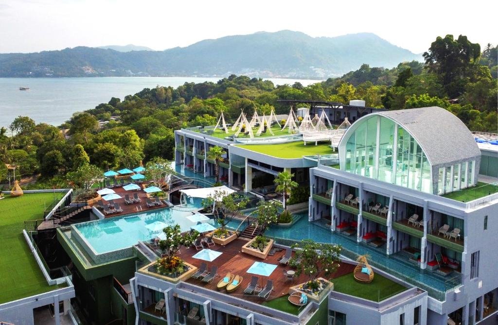 Crest Resort & Pool Villas Phuket
