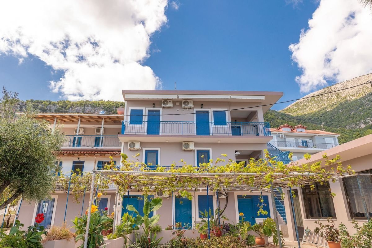 Akrogiali Studios Poros