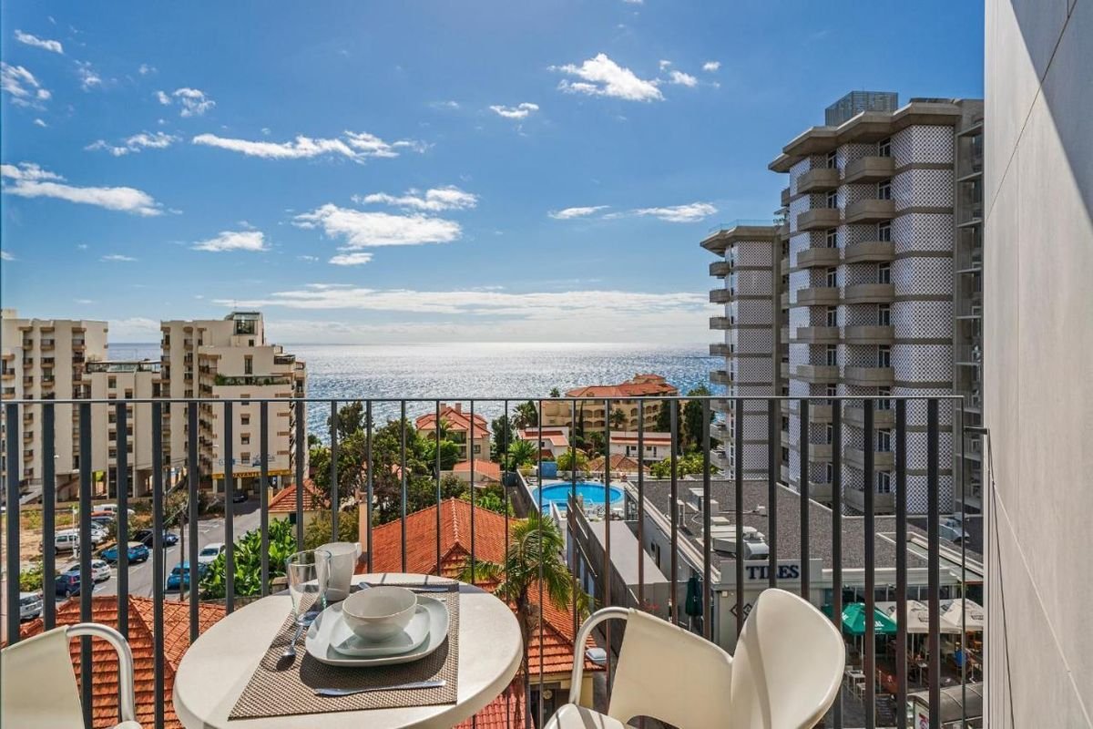 Apartamentos Monumental Plaza by Petit Hotels