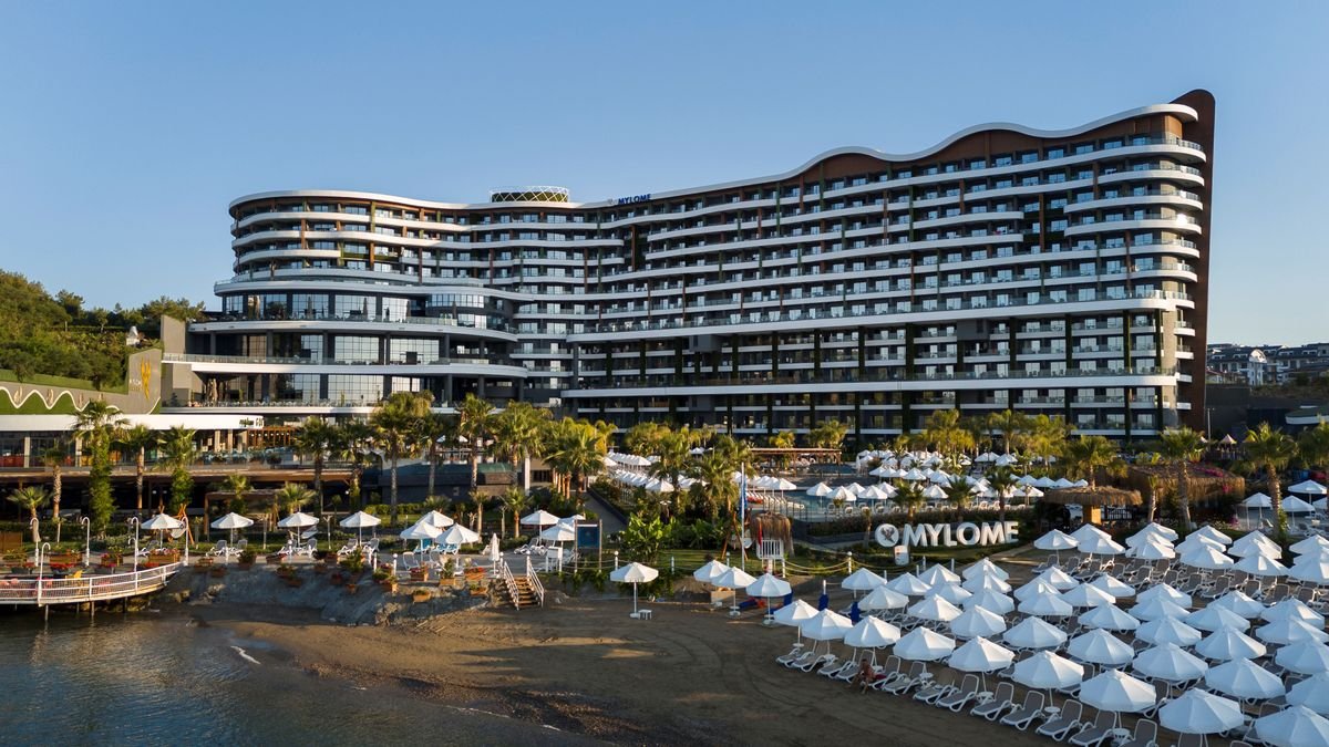Mylome Luxury Hotel & Resort