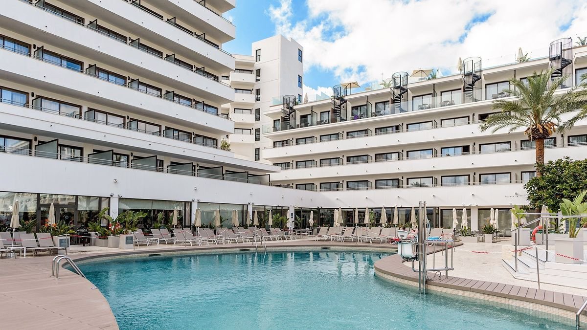 FERGUS Style Tobago Hotel