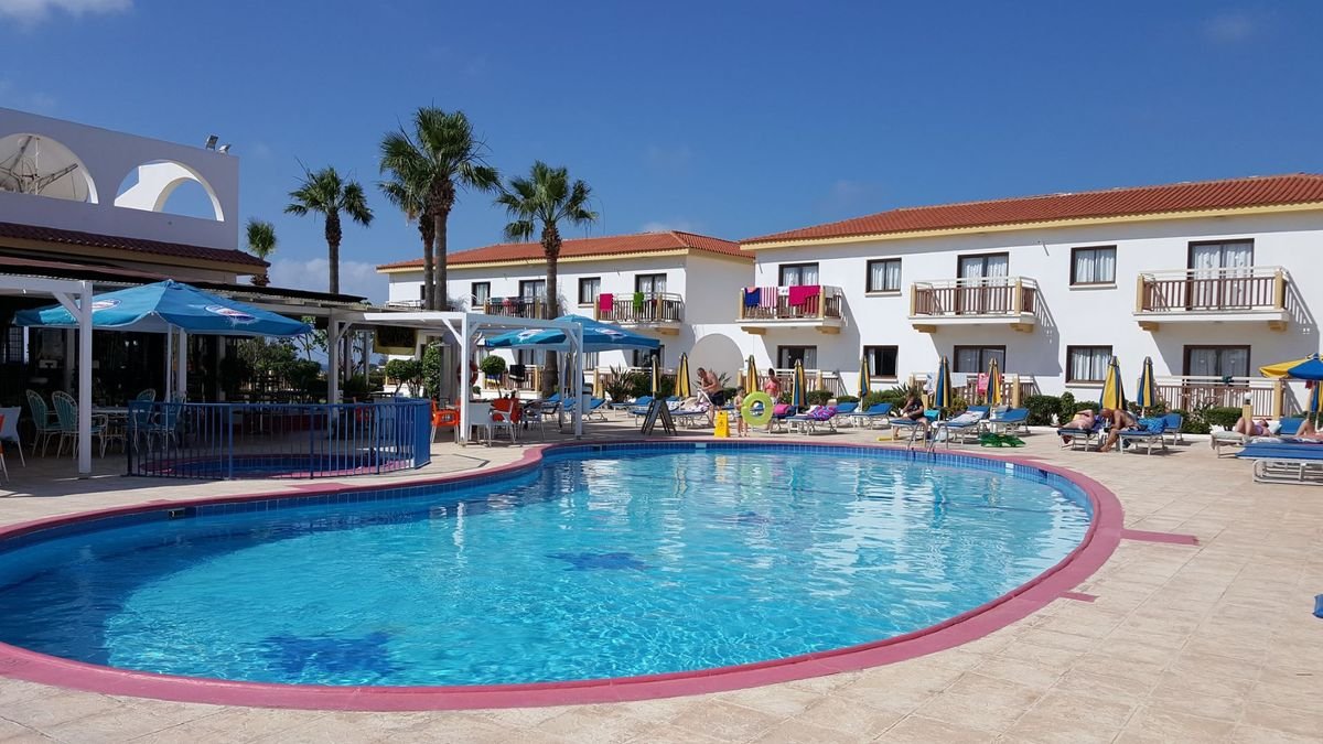 Cosmelenia Hotel Apartment
