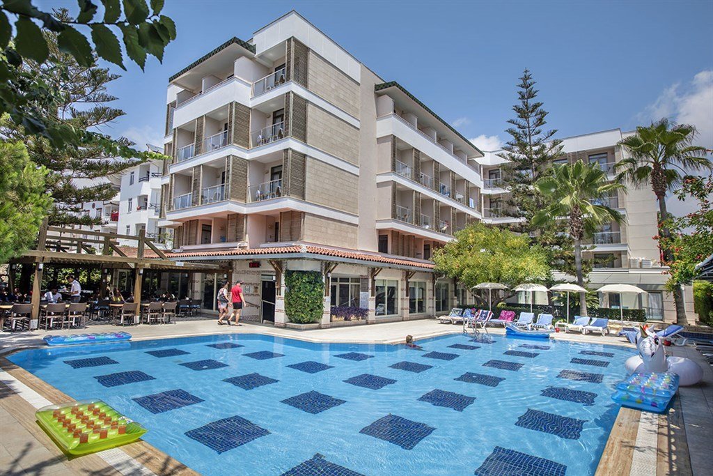 Hotel Trendy Side Beach