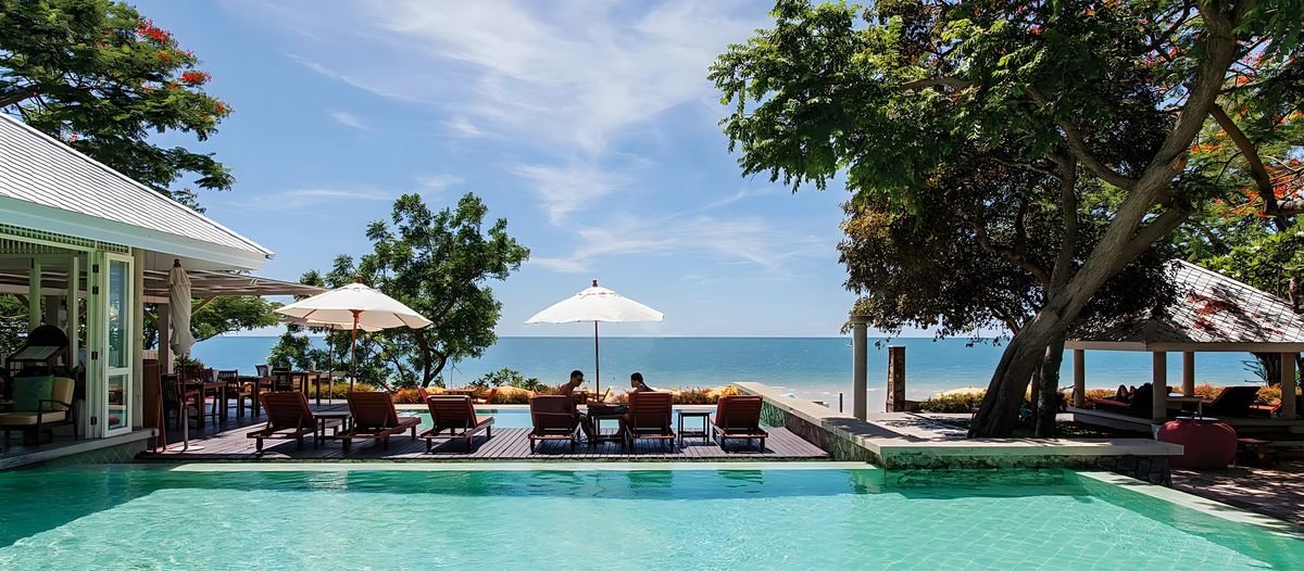 Baan Bayan Beachfront Hotel