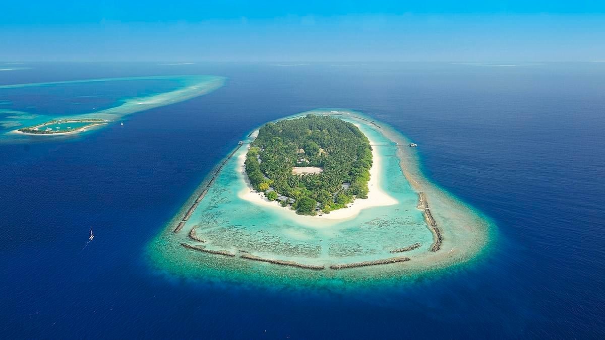 Royal Island Resort and Spa