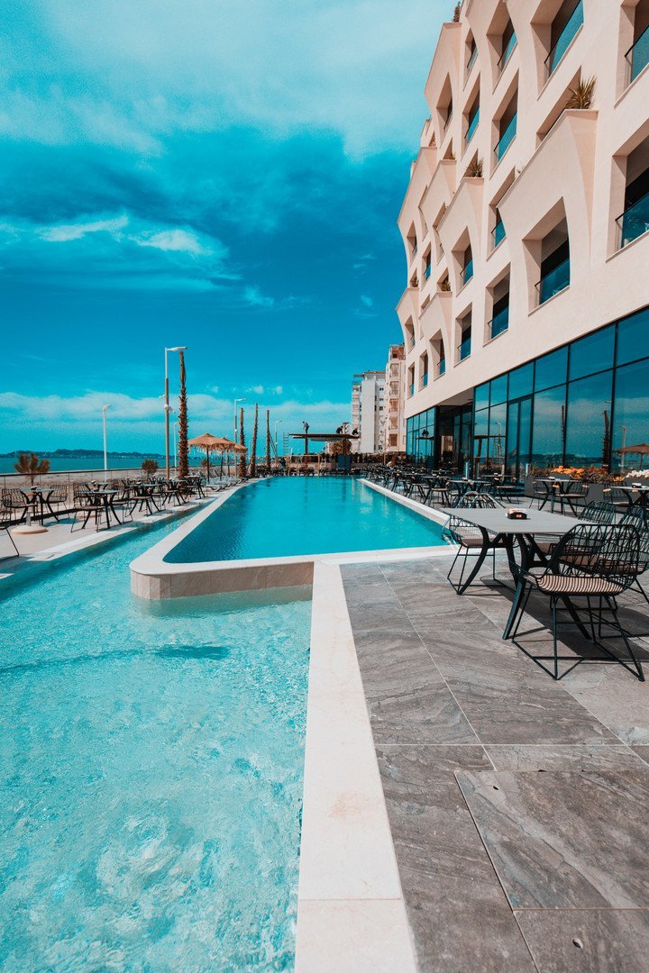 Royal G Deluxe Hotel