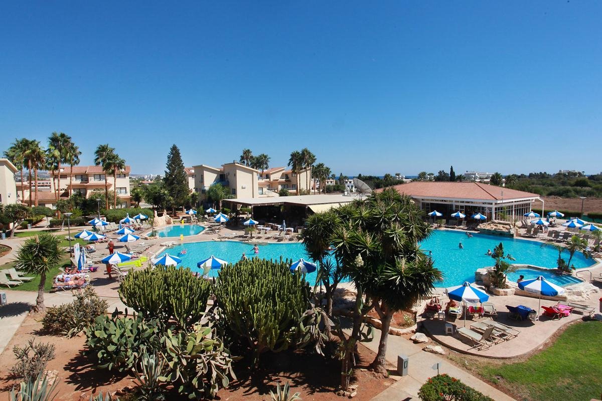 Makronisos Holiday Village