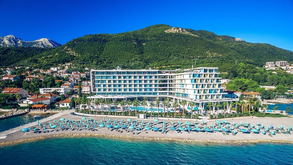 Carine Kumbor Superior