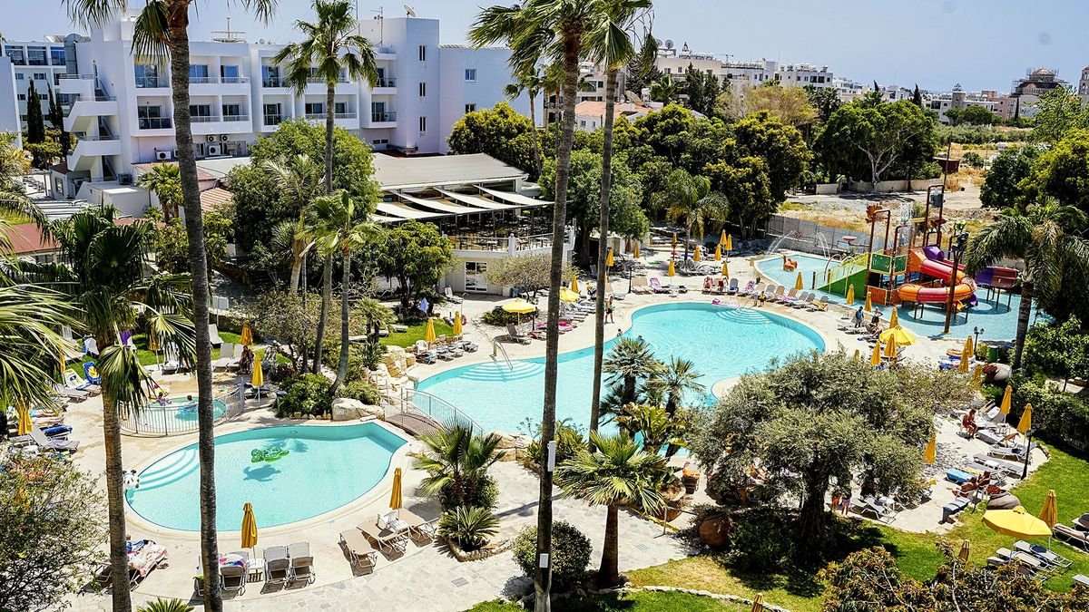 Mayfair Hotel & Gardens