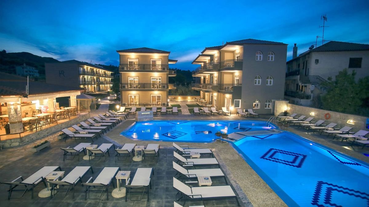 Royal Hotel and Suites