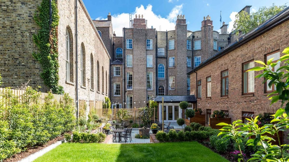 Stauntons On The Green