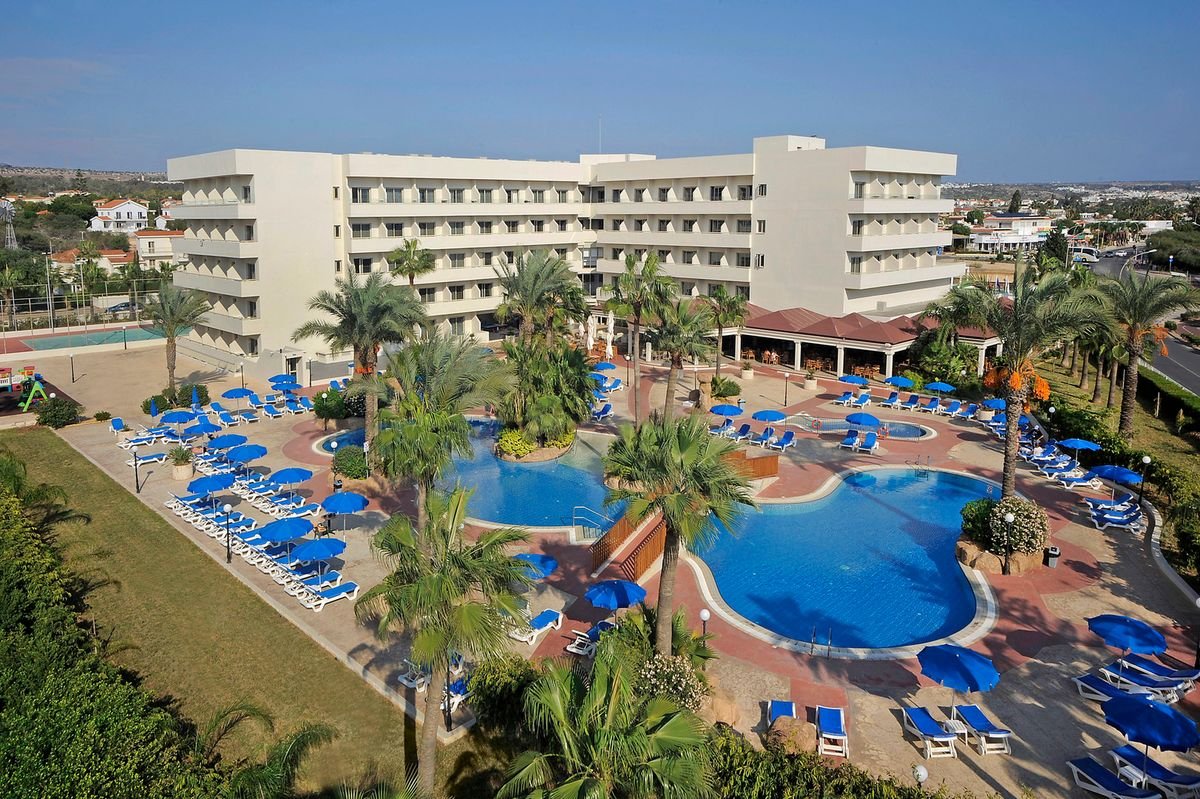 Nissiana Hotel & Bungalows