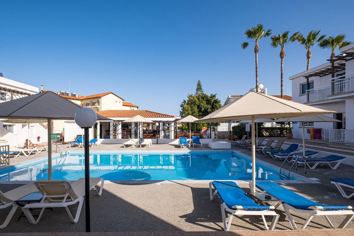 Anais Bay Apartments (Louma)