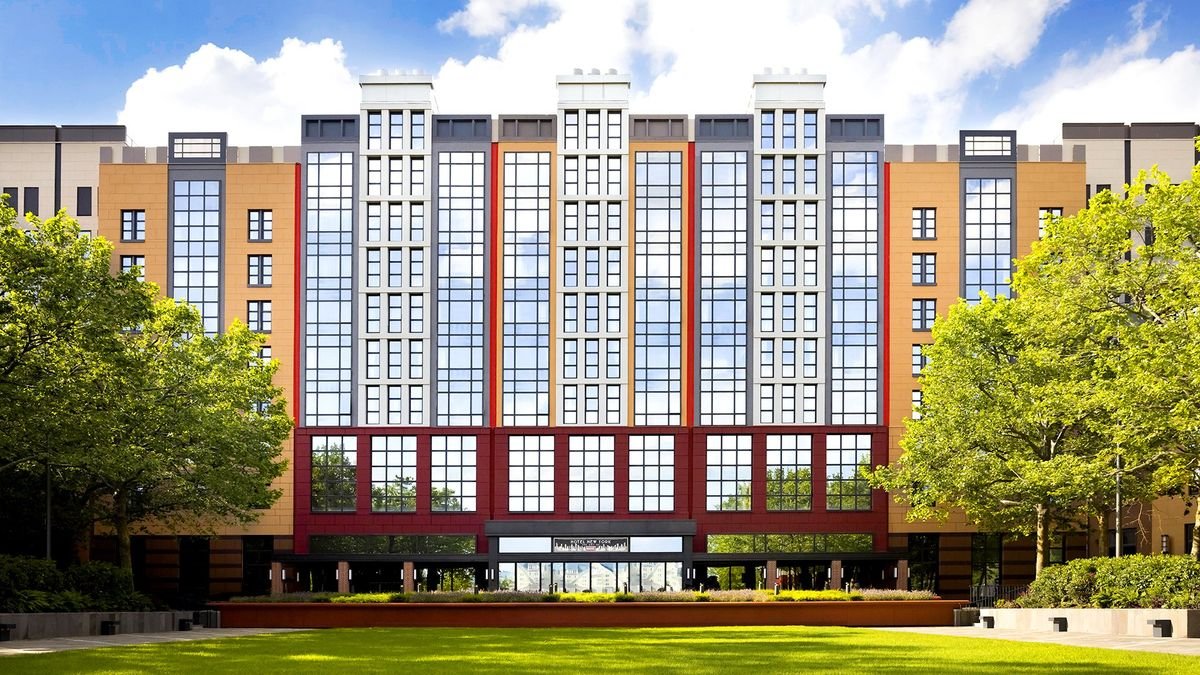 Disney Hotel New York - The Art of Marvel + biļetes uz Disneyland Paris