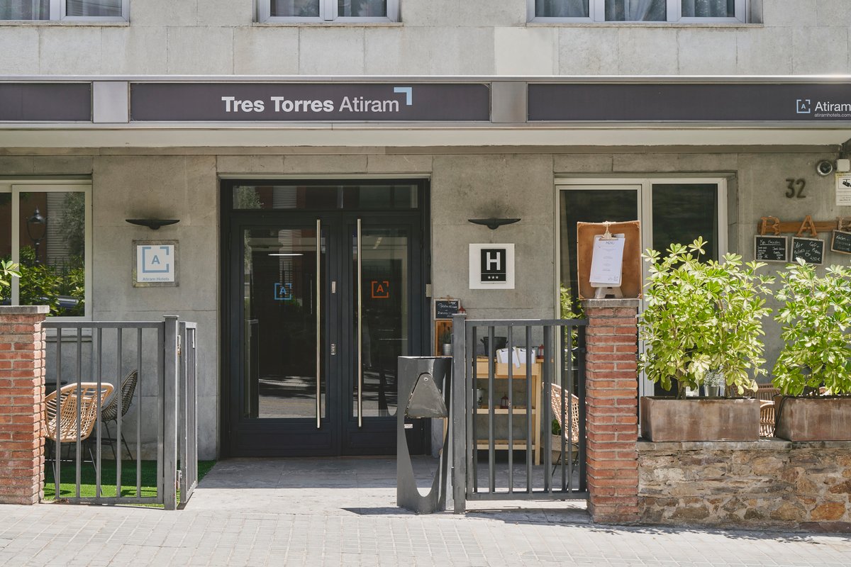 Hotel Tres Torres Atiram