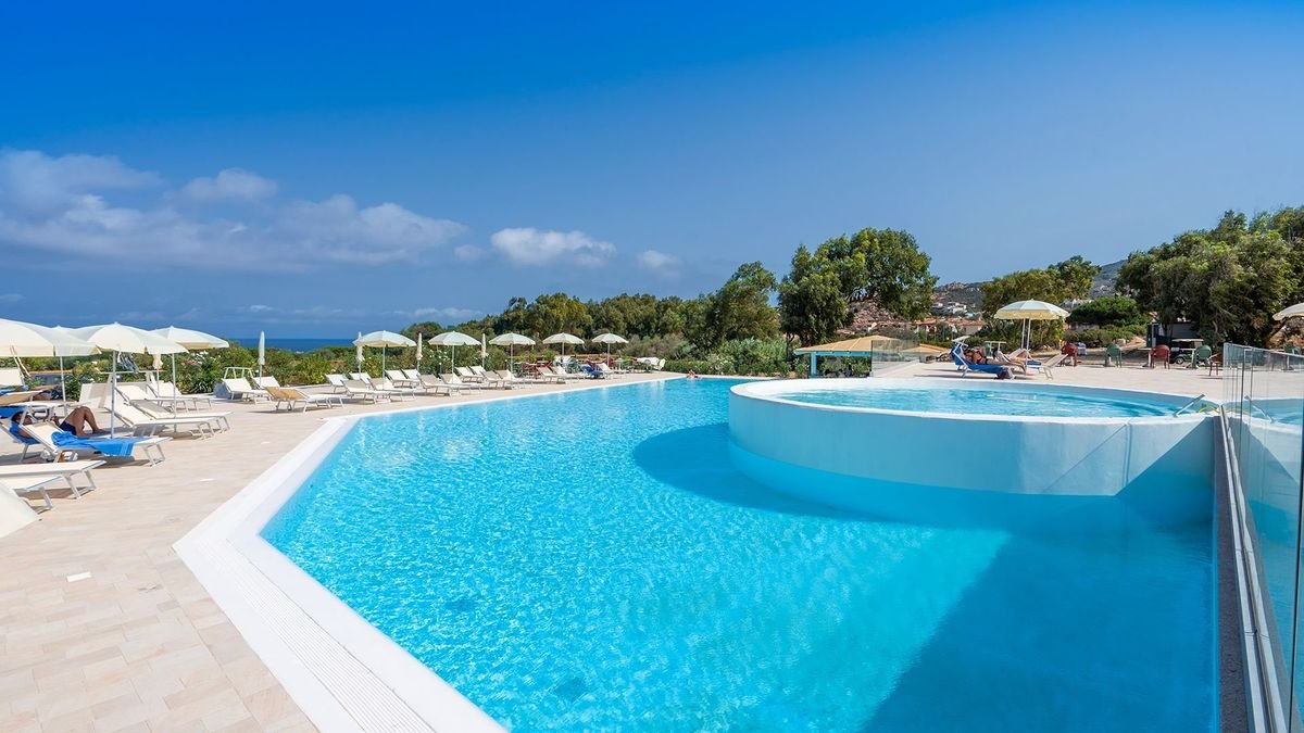 Hotel Red Sun Village