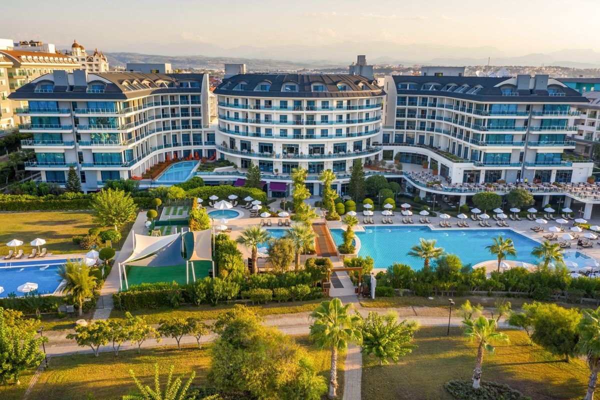 Hotel Commodore Elite Suites & Spa