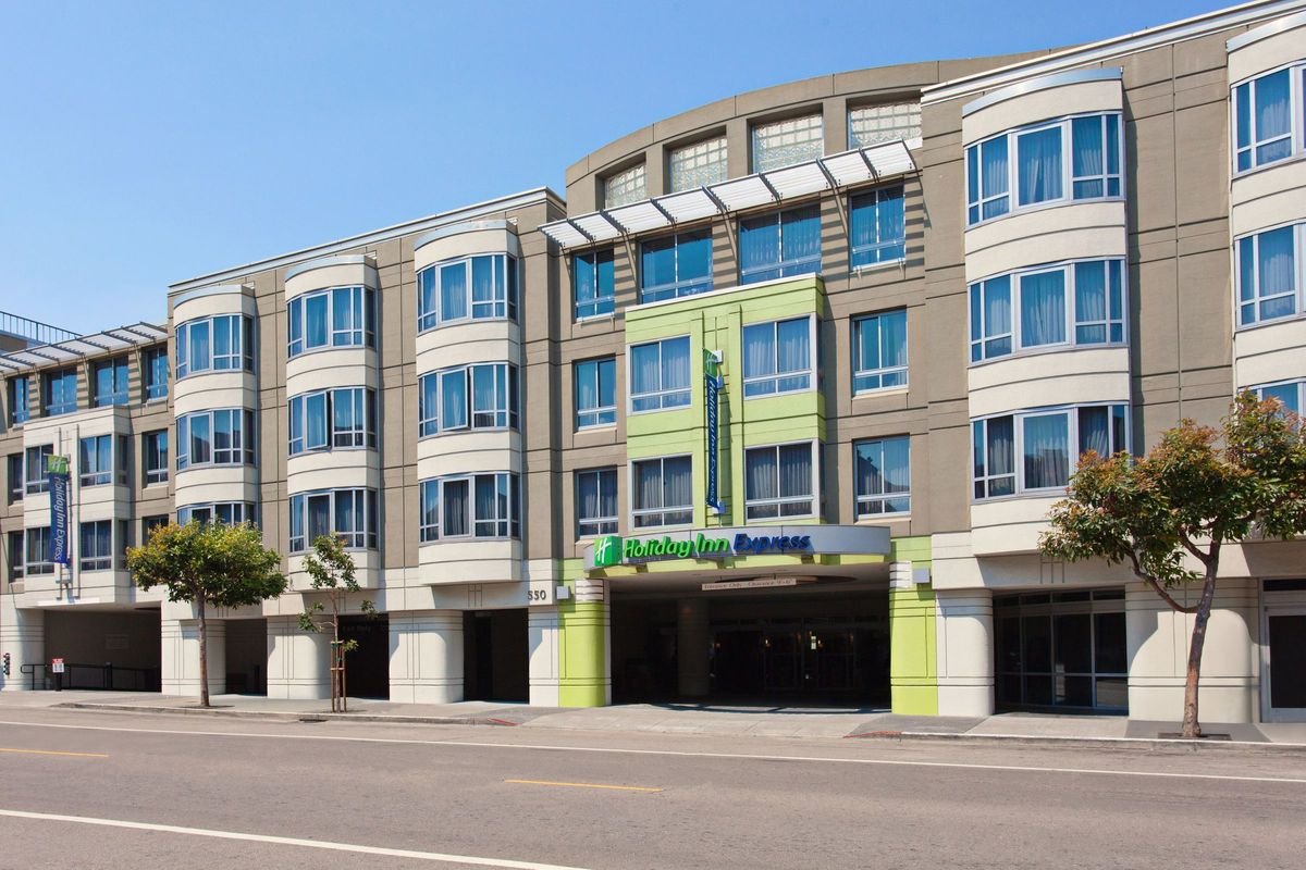 Holiday Inn Express Fisherman’s Wharf Hotel  
