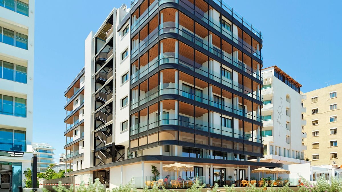 Hotel LIV Mackenzie Beach Suites